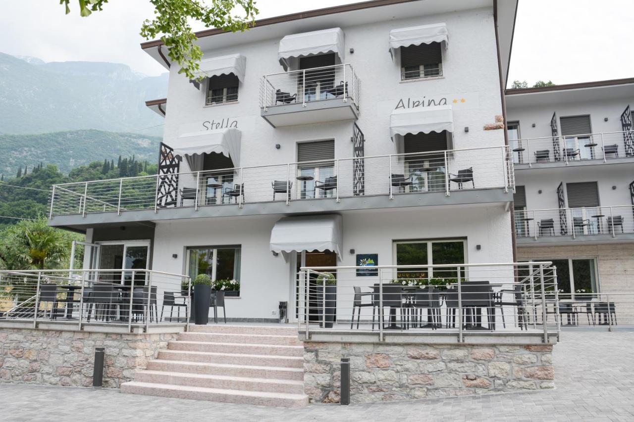 Hotel Stella Alpina Мальчезине Экстерьер фото