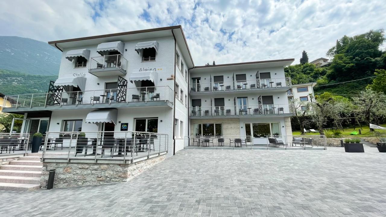 Hotel Stella Alpina Мальчезине Экстерьер фото