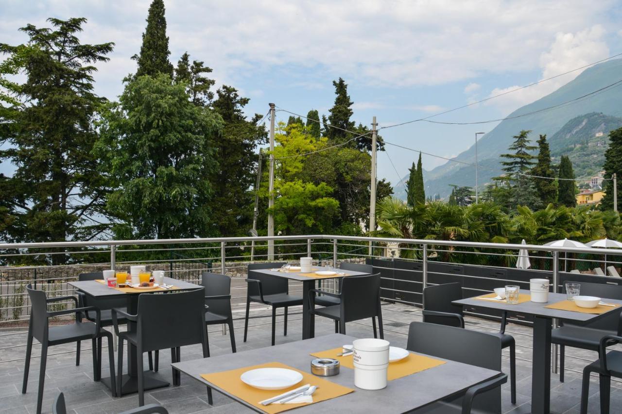 Hotel Stella Alpina Мальчезине Экстерьер фото