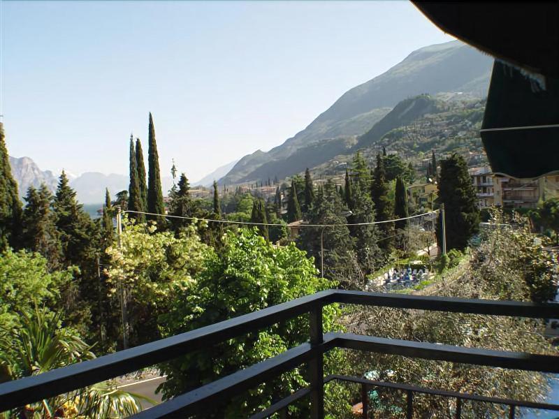 Hotel Stella Alpina Мальчезине Экстерьер фото