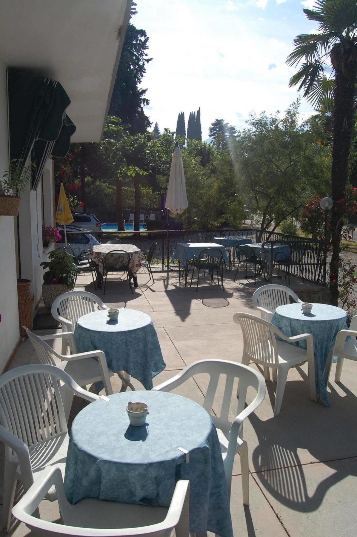 Hotel Stella Alpina Мальчезине Экстерьер фото
